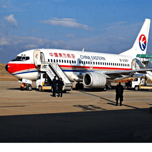 阿克苏红旗坡航空空运航空快运业稳步发展的原因是什么？